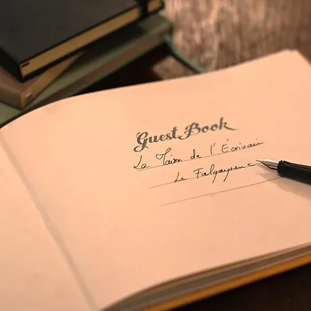 La Maison De L'ecrivain * La Bastide-l'Eveque