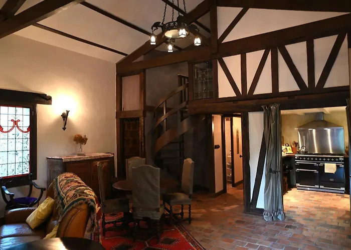 La Maison De L'ecrivain فيلة La Bastide-l'Eveque