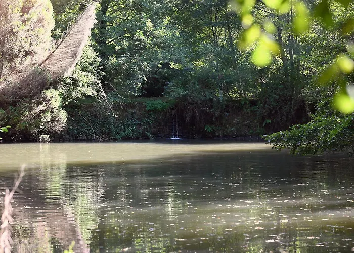 فيلة La Maison De L'ecrivain La Bastide-l'Eveque